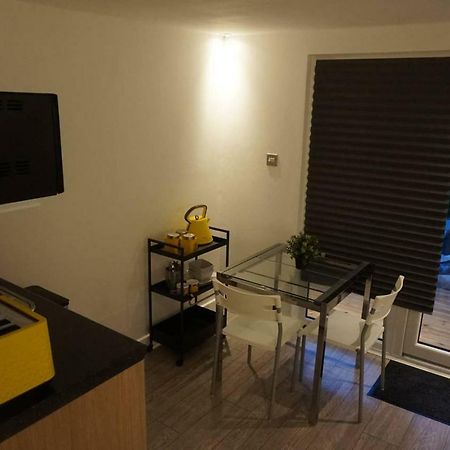 Rjo Serviced Accommodation Перфлит Экстерьер фото