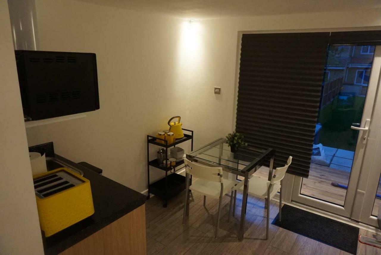 Rjo Serviced Accommodation Перфлит Экстерьер фото