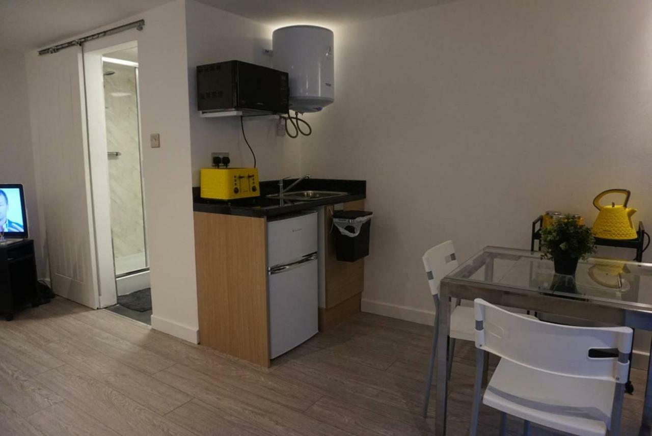 Rjo Serviced Accommodation Перфлит Экстерьер фото