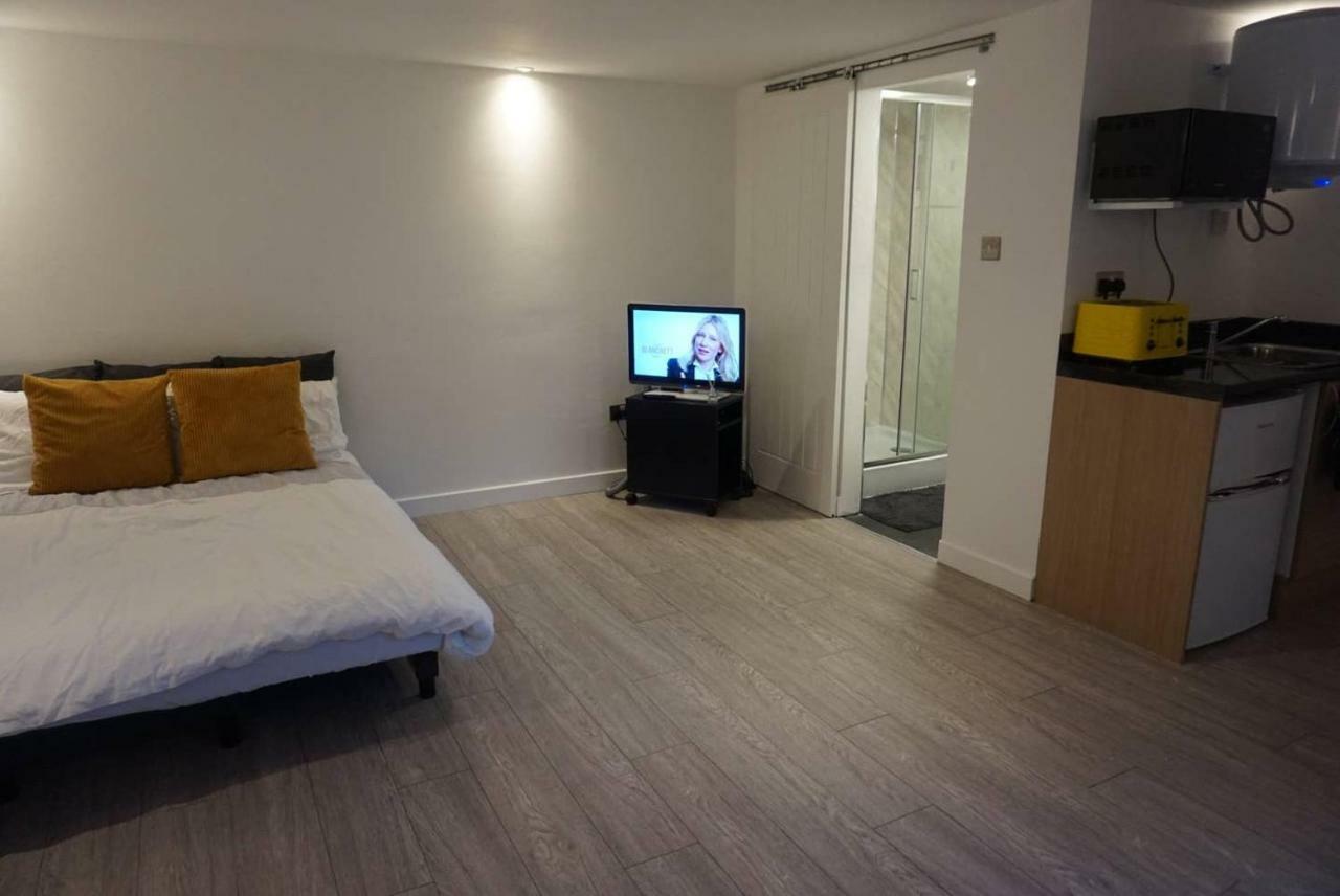 Rjo Serviced Accommodation Перфлит Экстерьер фото