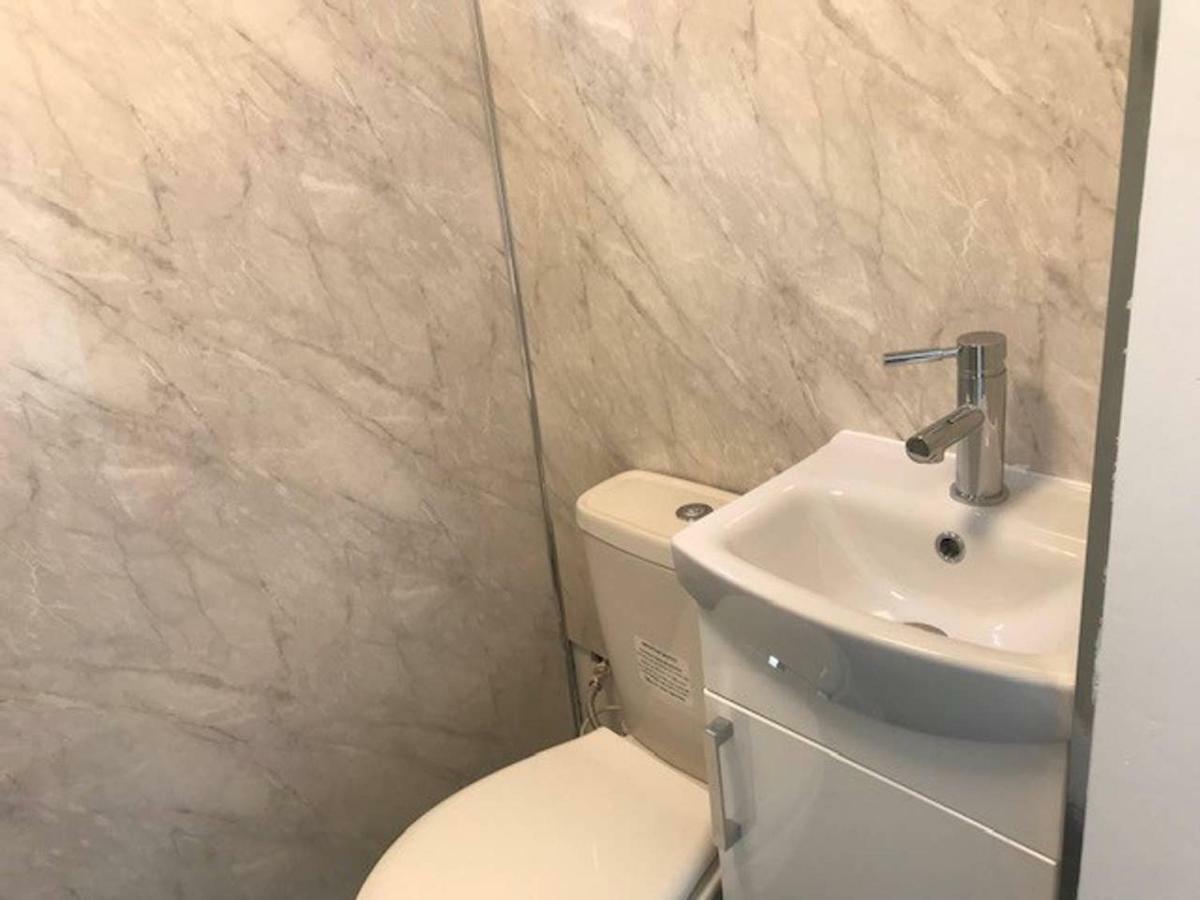 Rjo Serviced Accommodation Перфлит Экстерьер фото