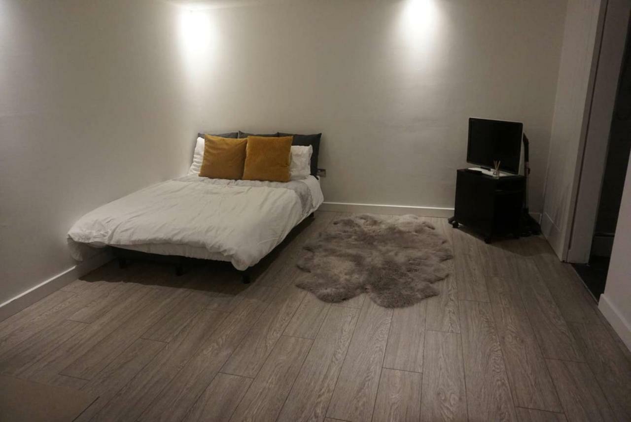 Rjo Serviced Accommodation Перфлит Экстерьер фото