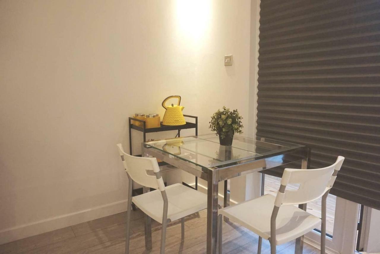 Rjo Serviced Accommodation Перфлит Экстерьер фото